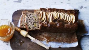 Loaf cake with apple and cinnamon