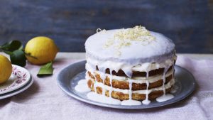 lemon cake with lemon cheesecake icing