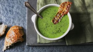 Pea soup with pancetta