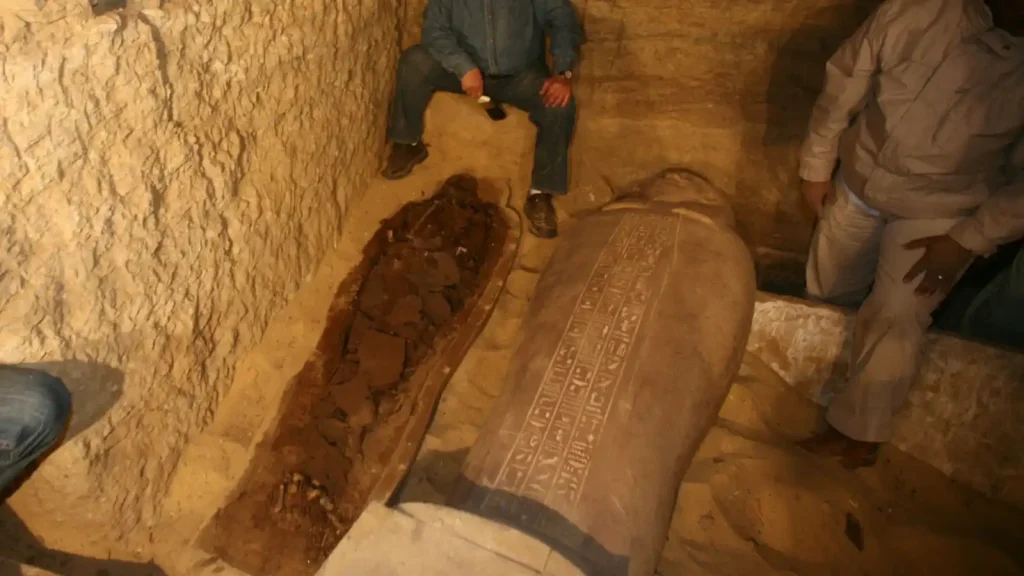 Ancient Aliens – S20E17  Egypt's Giant Tombs